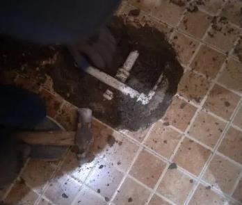 宁德市卫生间漏水维修公司为您分享下卫生间渗水如何处理及注意事项